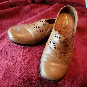 Tan East Street Mule